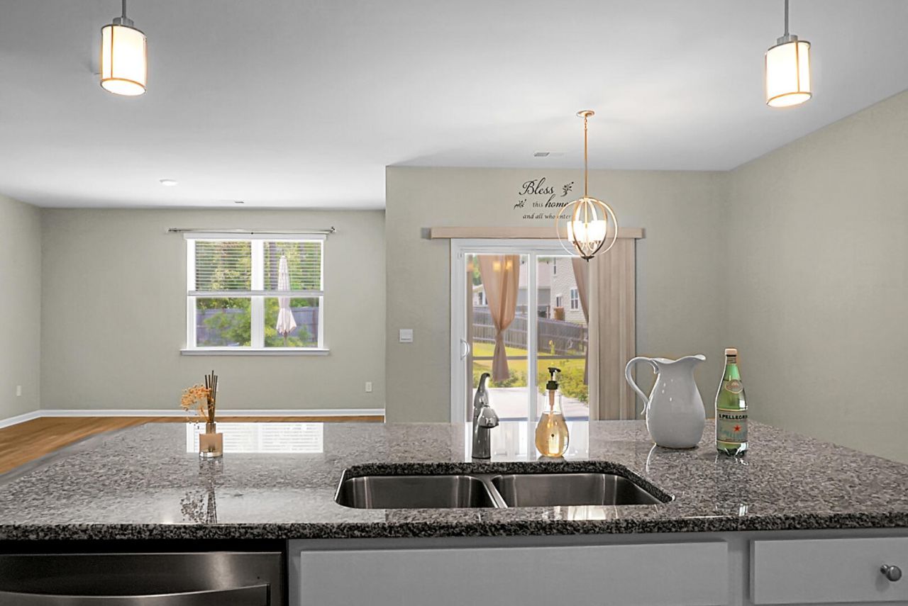 335 Spruce Ivy Street Photo 12