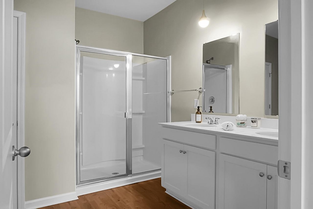 335 Spruce Ivy Street Photo 16