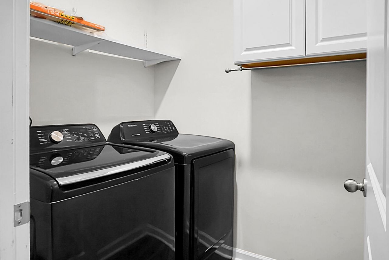 335 Spruce Ivy Street Photo 24