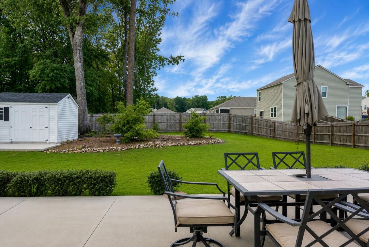 335 Spruce Ivy Street Photo 25
