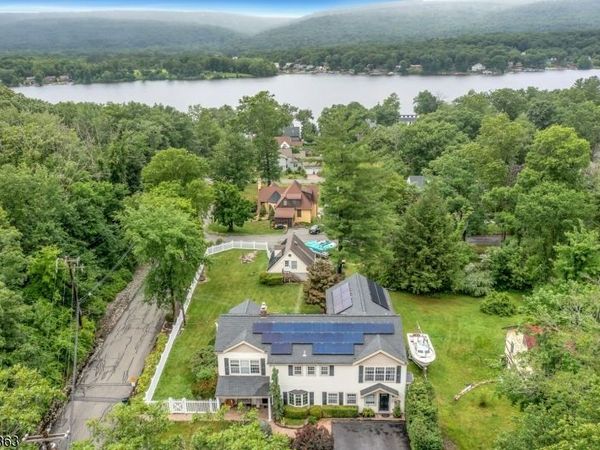 16 Shephard Rd, West Milford, NJ 07421