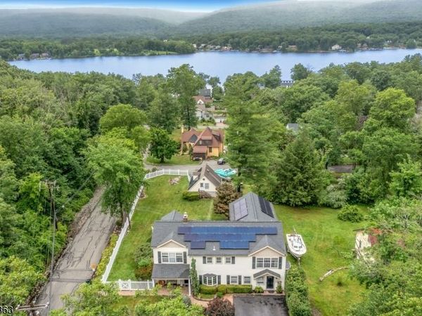 16 Shephard Rd, West Milford, NJ 07421