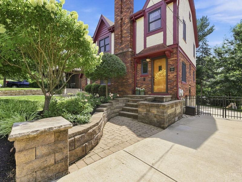 1326 Herlin Place, Cincinnati, OH 45208 Photo 2