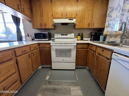 1332 Toiyabe Avenue, Gardnerville, NV 89410 Photo