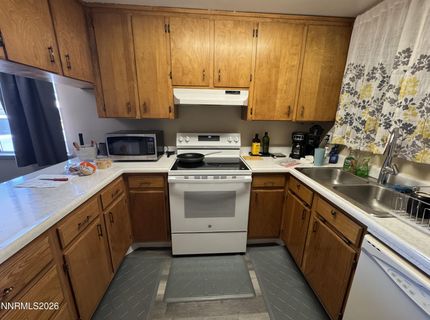 1332 Toiyabe Avenue, Gardnerville, NV 89410 Photo