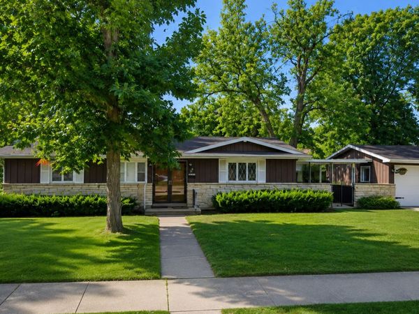 2805 Wall Avenue , Waukegan, IL 60087