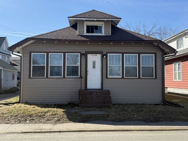 1124 18th Avenue , Rock Island, IL 61201