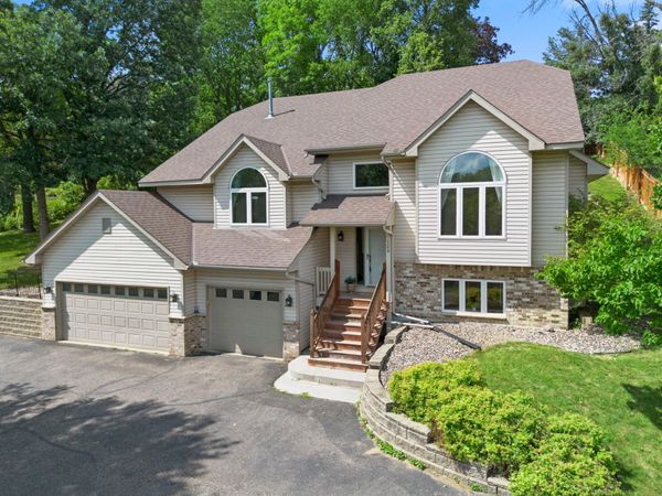 120 W 136th Street , Burnsville, MN 55337