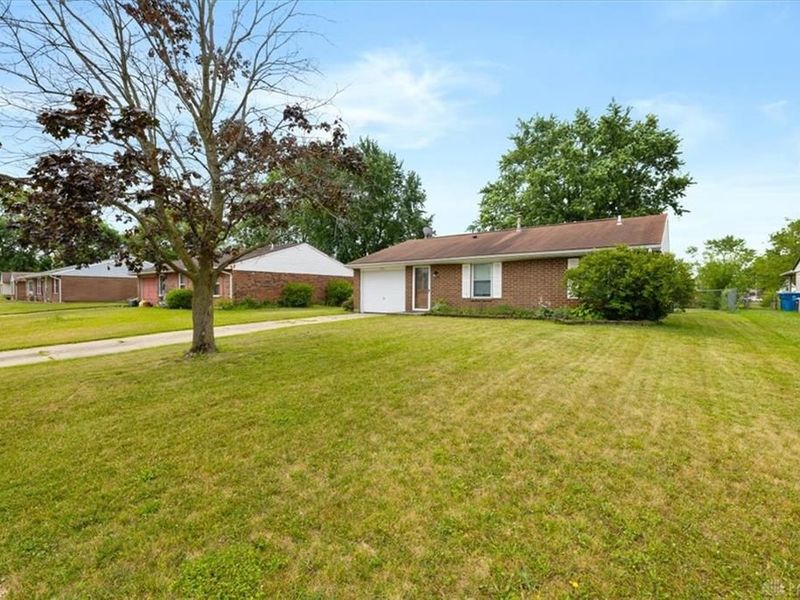 6124 Little Creek Court, Dayton, OH 45424 Photo 4