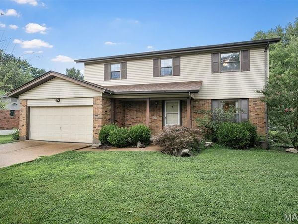 9205 Roger Lee Lane , St Louis, MO 63126