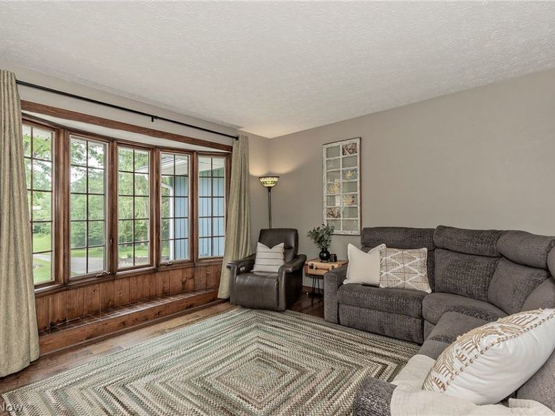 11292 Butternut Road, Chardon, OH 44024 Photo 8