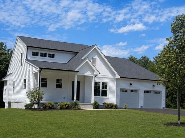 19 West Main Street, Upton, MA 01568