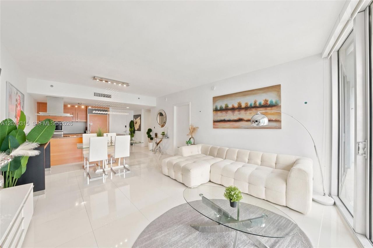 485 Brickell Ave , Unit 3707, Miami, FL 33131 Photo