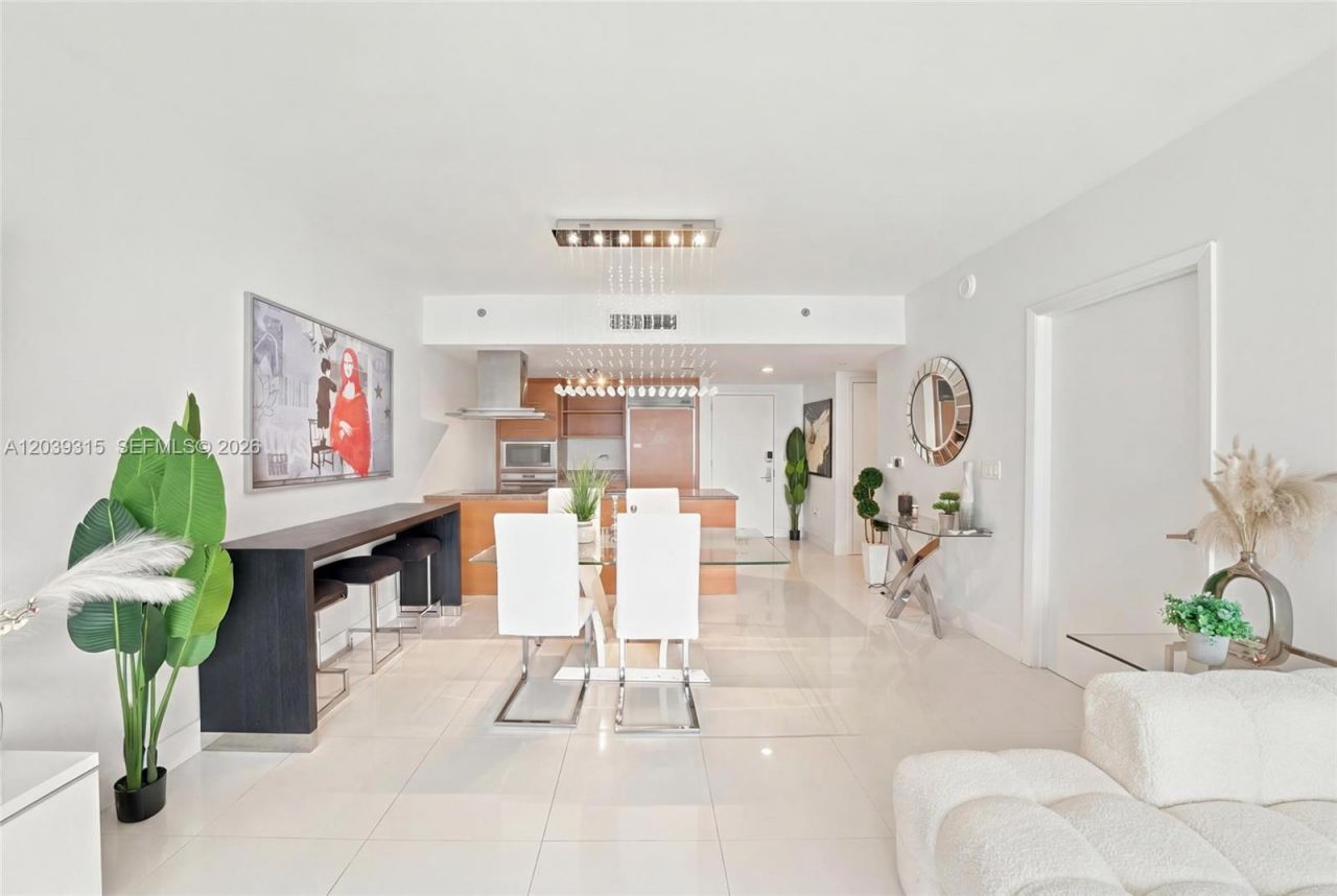 485 Brickell Ave , Unit 3707, Miami, FL 33131 Photo