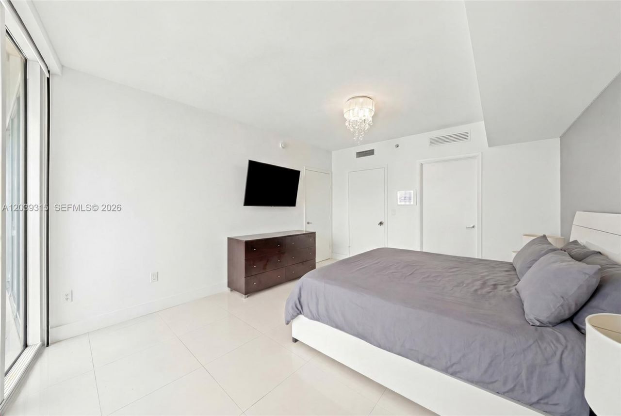 485 Brickell Ave , Unit 3707, Miami, FL 33131 Photo