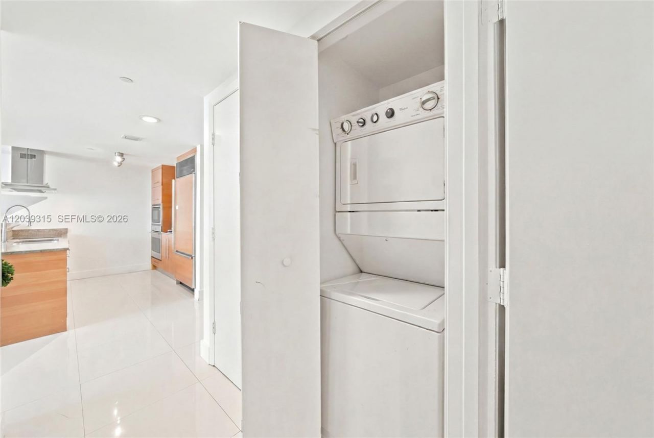 485 Brickell Ave , Unit 3707, Miami, FL 33131 Photo