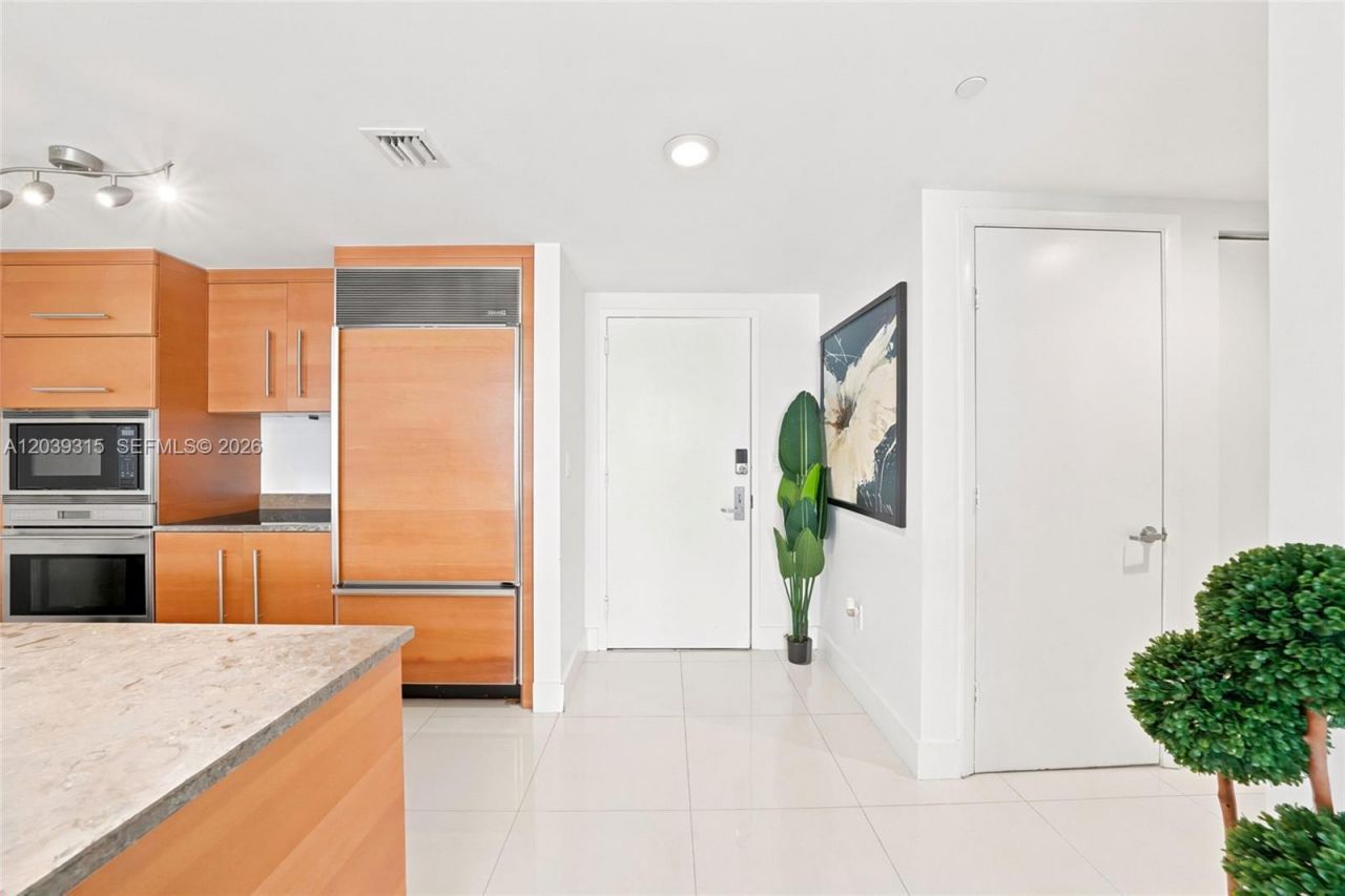 485 Brickell Ave , Unit 3707, Miami, FL 33131 Photo