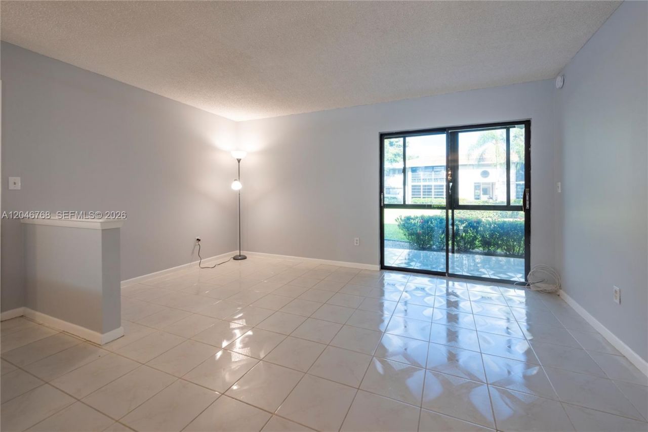 10789 W Clairmont Cir , Unit 107, Tamarac, FL 33321 Photo