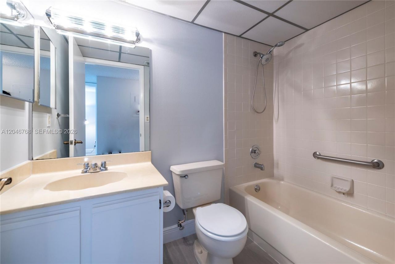 10789 W Clairmont Cir , Unit 107, Tamarac, FL 33321 Photo