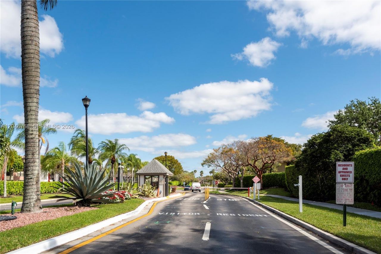 10789 W Clairmont Cir , Unit 107, Tamarac, FL 33321 Photo