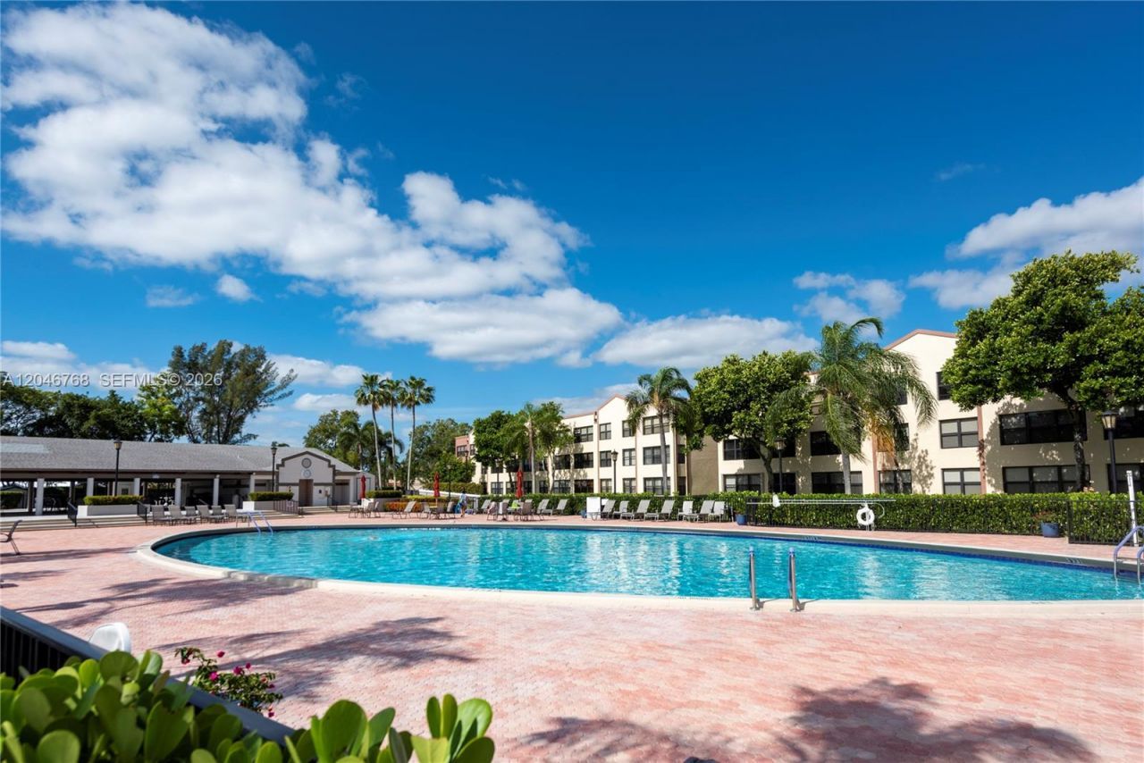 10789 W Clairmont Cir , Unit 107, Tamarac, FL 33321 Photo