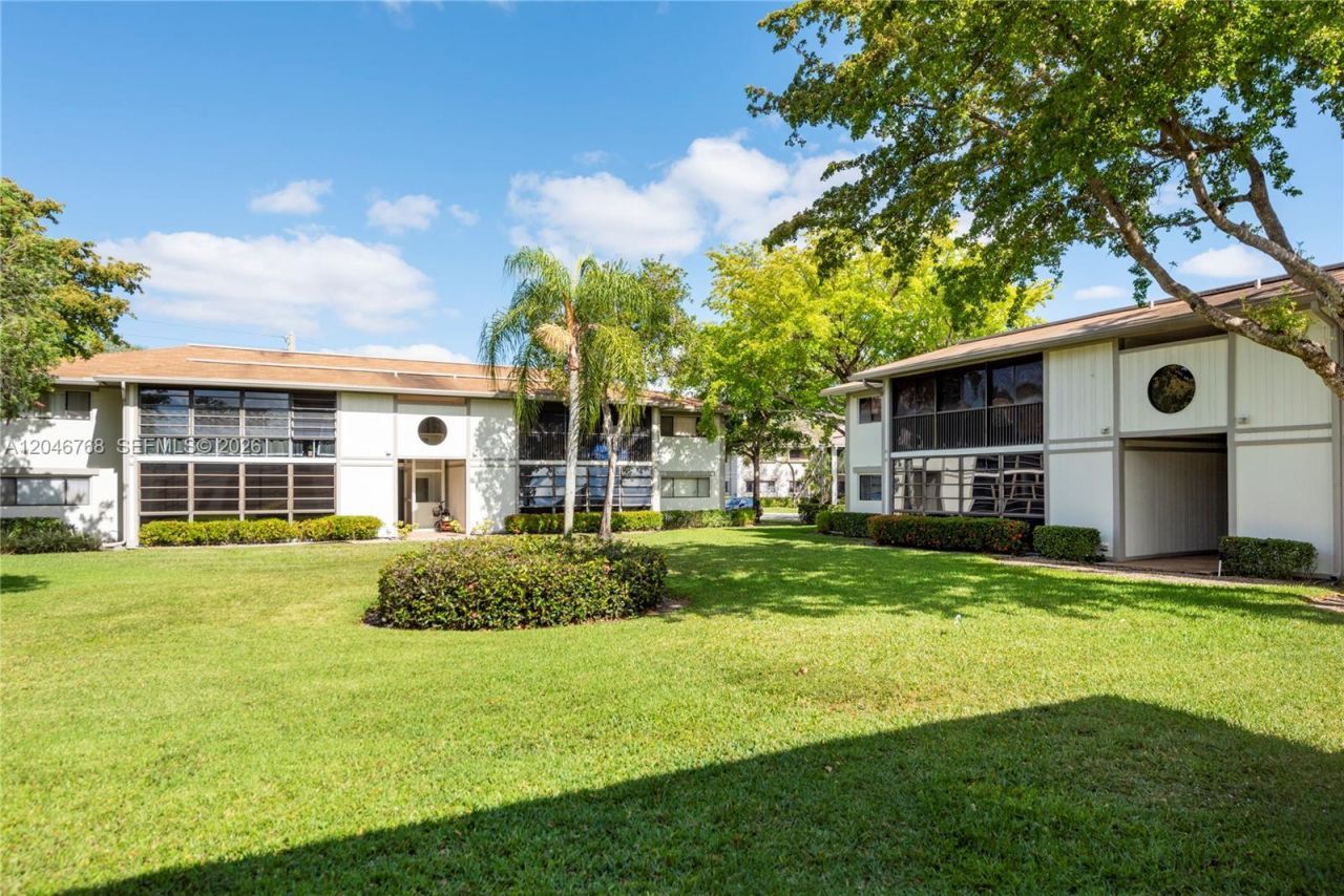 10789 W Clairmont Cir , Unit 107, Tamarac, FL 33321 Photo