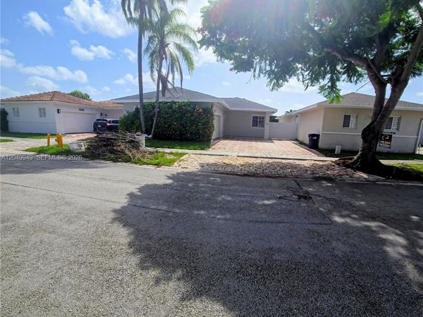 14236 SW 148th Ave , Miami, FL 33196