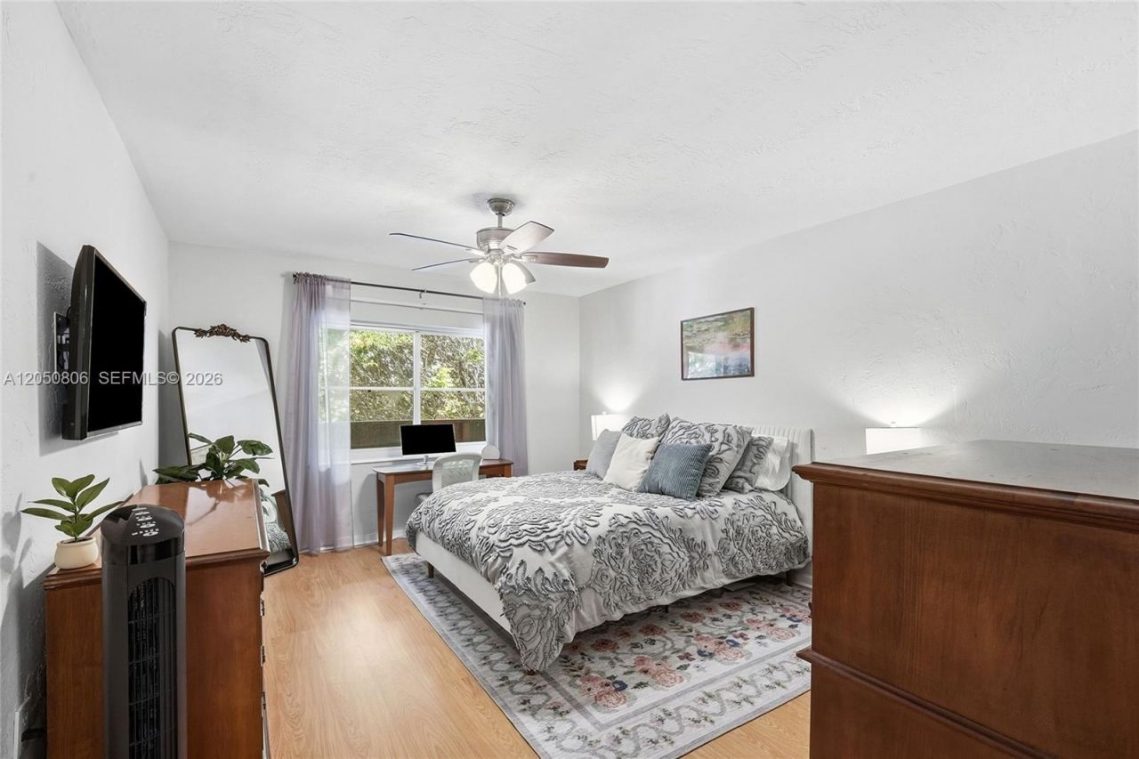 1205 Mariposa Ave, Unit 403, Coral Gables, FL 33146 Photo