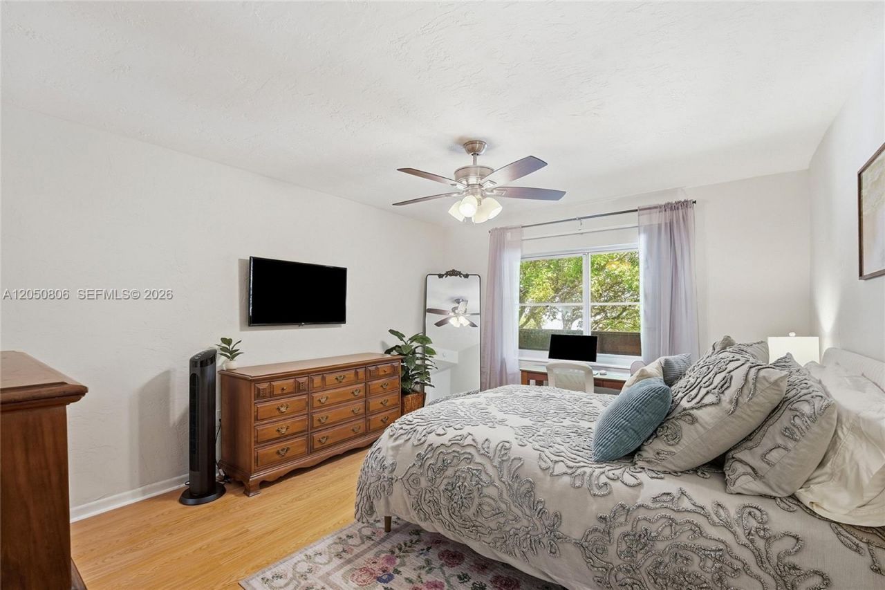 1205 Mariposa Ave, Unit 403, Coral Gables, FL 33146 Photo