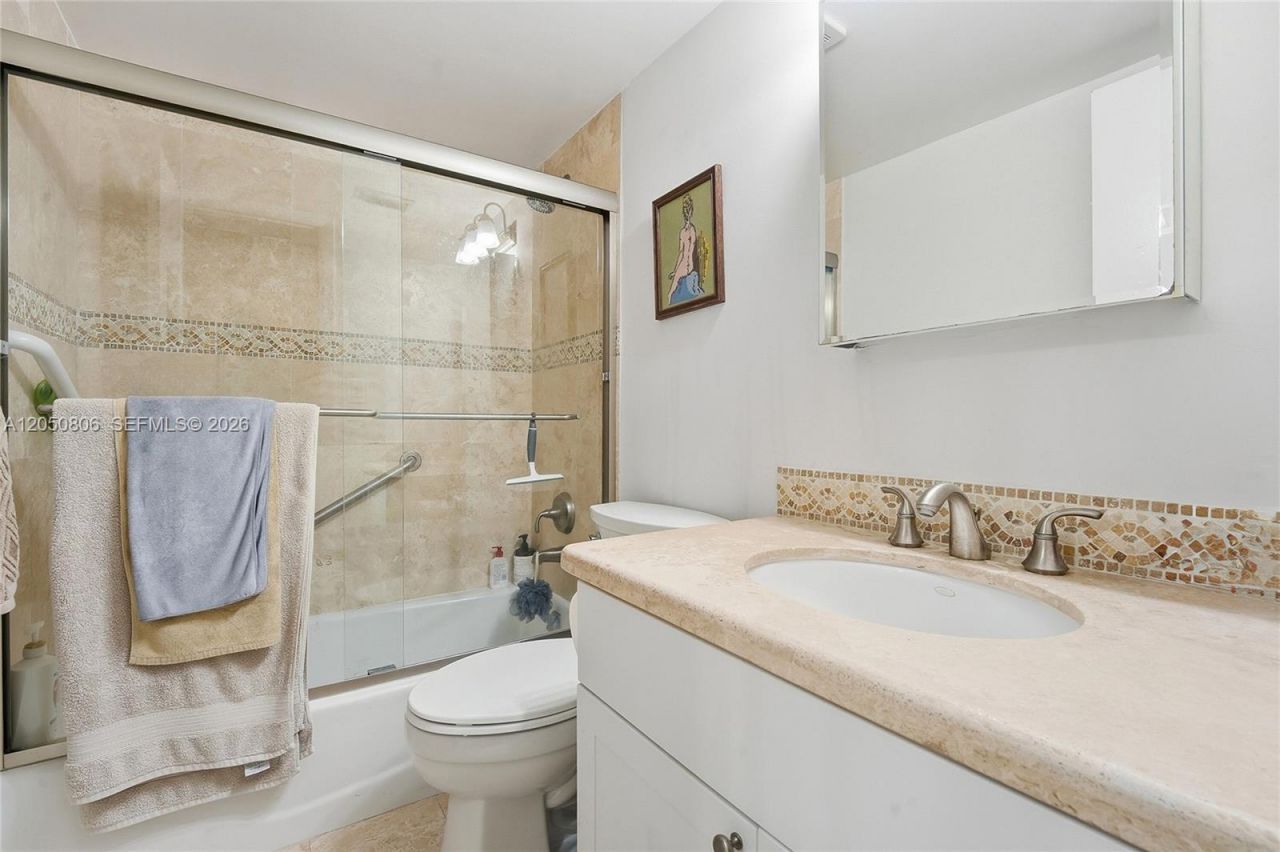 1205 Mariposa Ave, Unit 403, Coral Gables, FL 33146 Photo