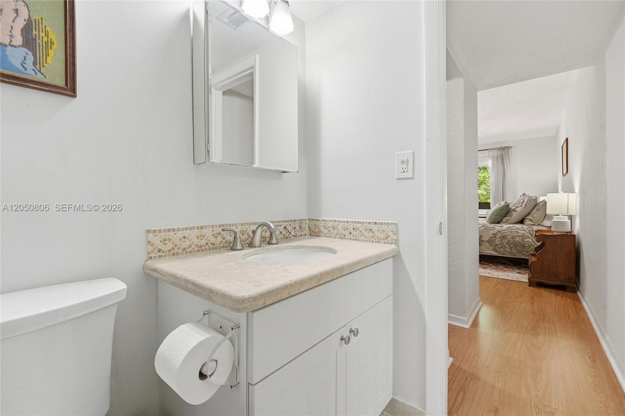 1205 Mariposa Ave, Unit 403, Coral Gables, FL 33146 Photo