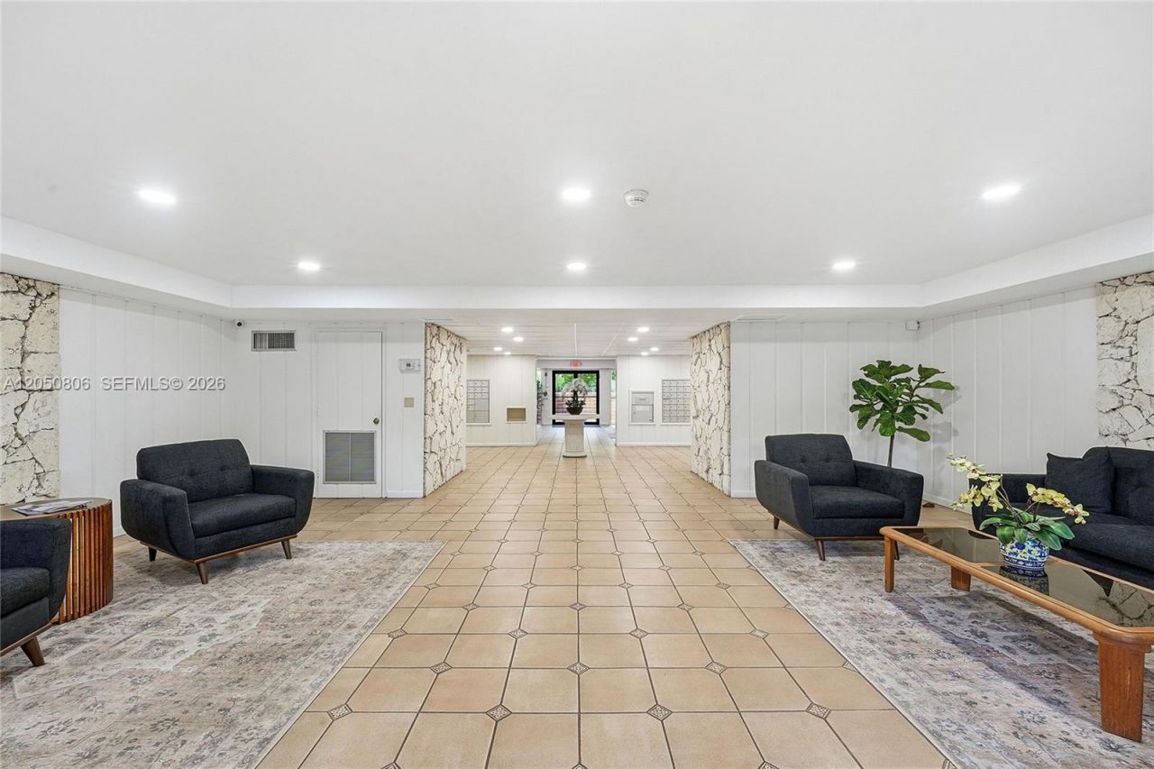 1205 Mariposa Ave, Unit 403, Coral Gables, FL 33146 Photo