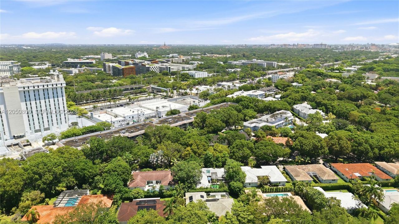 1205 Mariposa Ave, Unit 403, Coral Gables, FL 33146 Photo