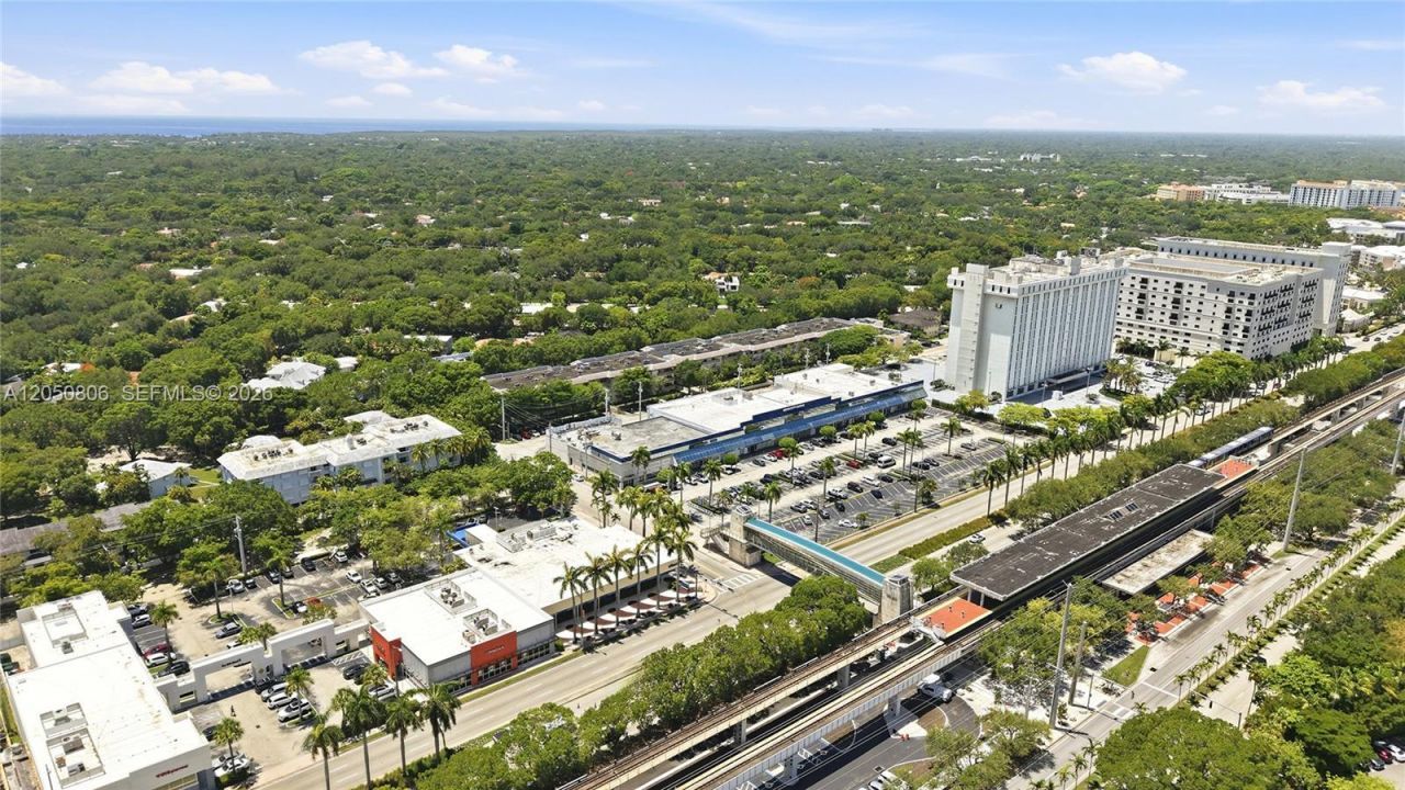 1205 Mariposa Ave, Unit 403, Coral Gables, FL 33146 Photo