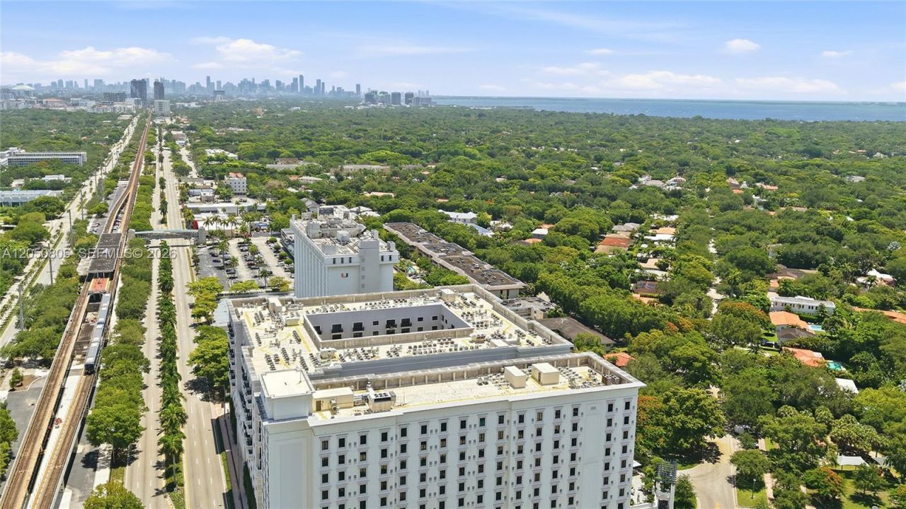 1205 Mariposa Ave, Unit 403, Coral Gables, FL 33146 Photo