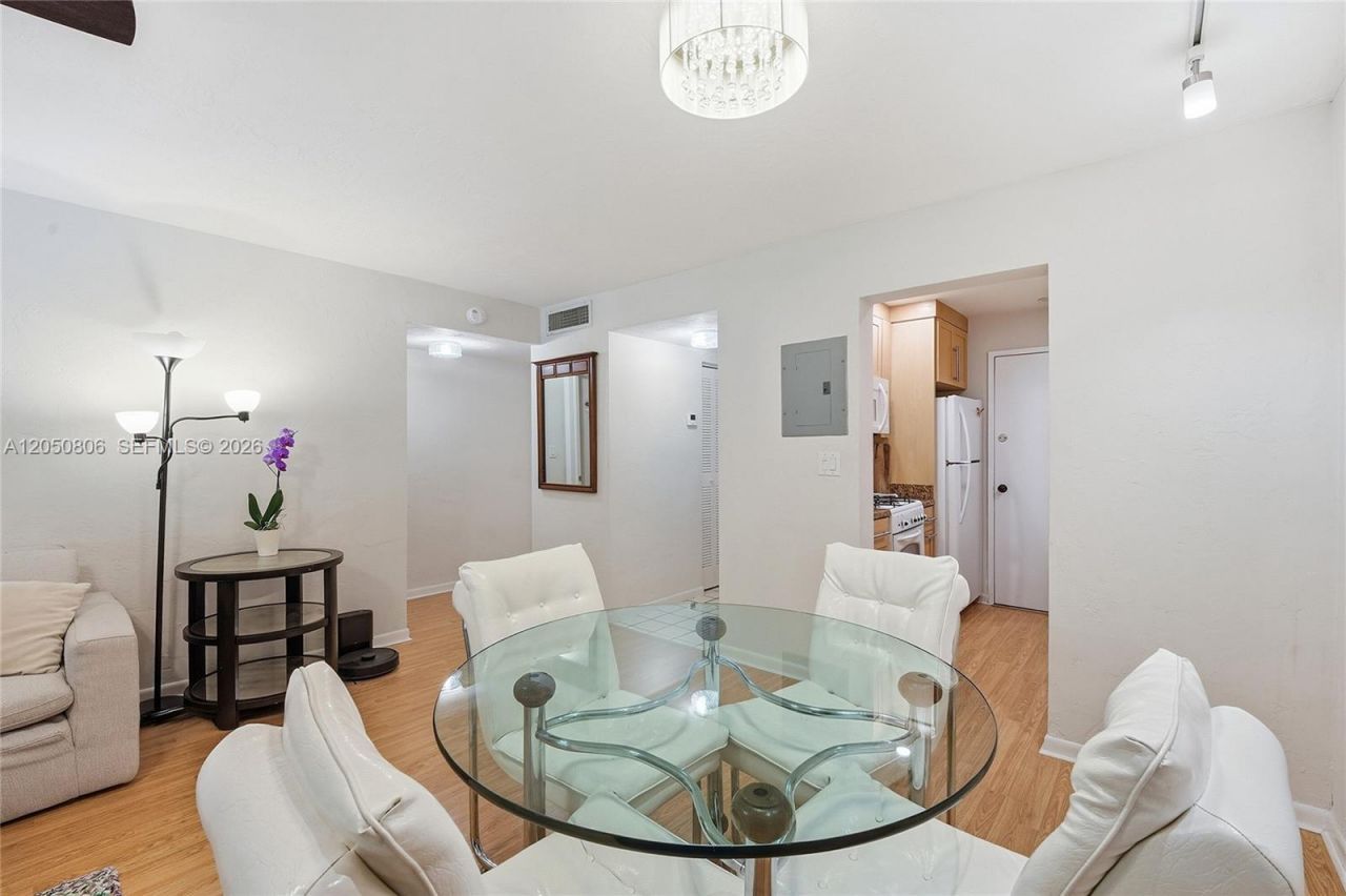 1205 Mariposa Ave, Unit 403, Coral Gables, FL 33146 Photo