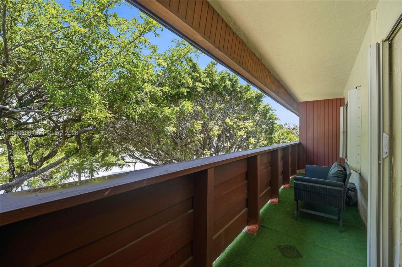 1205 Mariposa Ave, Unit 403, Coral Gables, FL 33146 Photo
