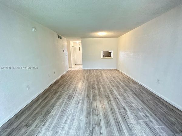 505 NW 177th St , Unit 111, Miami Gardens, FL 33169