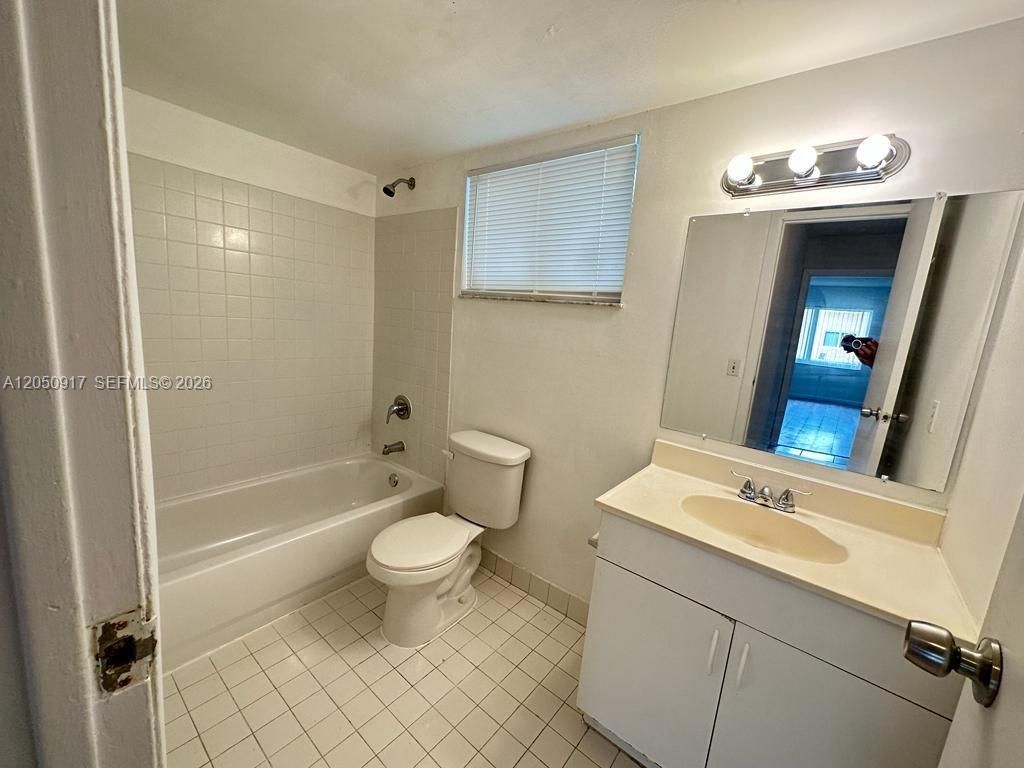 505 NW 177th St , Unit 111, Miami Gardens, FL 33169 Photo