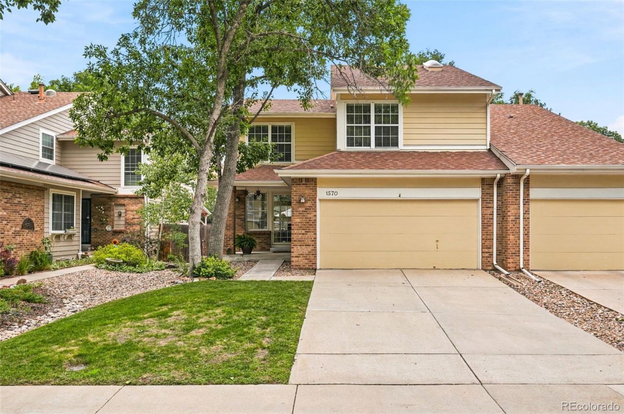 1570 S Roslyn Street, Denver, CO 80231 Main Photo