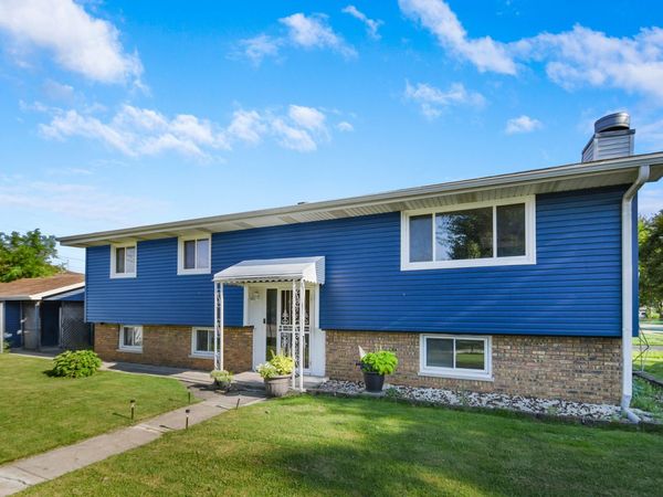 9401 S 80th Court, Hickory Hills, IL 60457