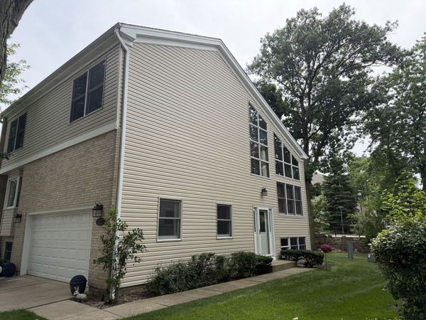 222 Thomas Drive , Wood Dale, IL 60191