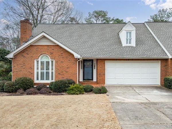 510 Brickleberry Lane , Roswell, GA 30075