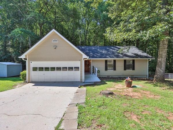 1850 Coachman Cove SW, Snellville, GA 30078