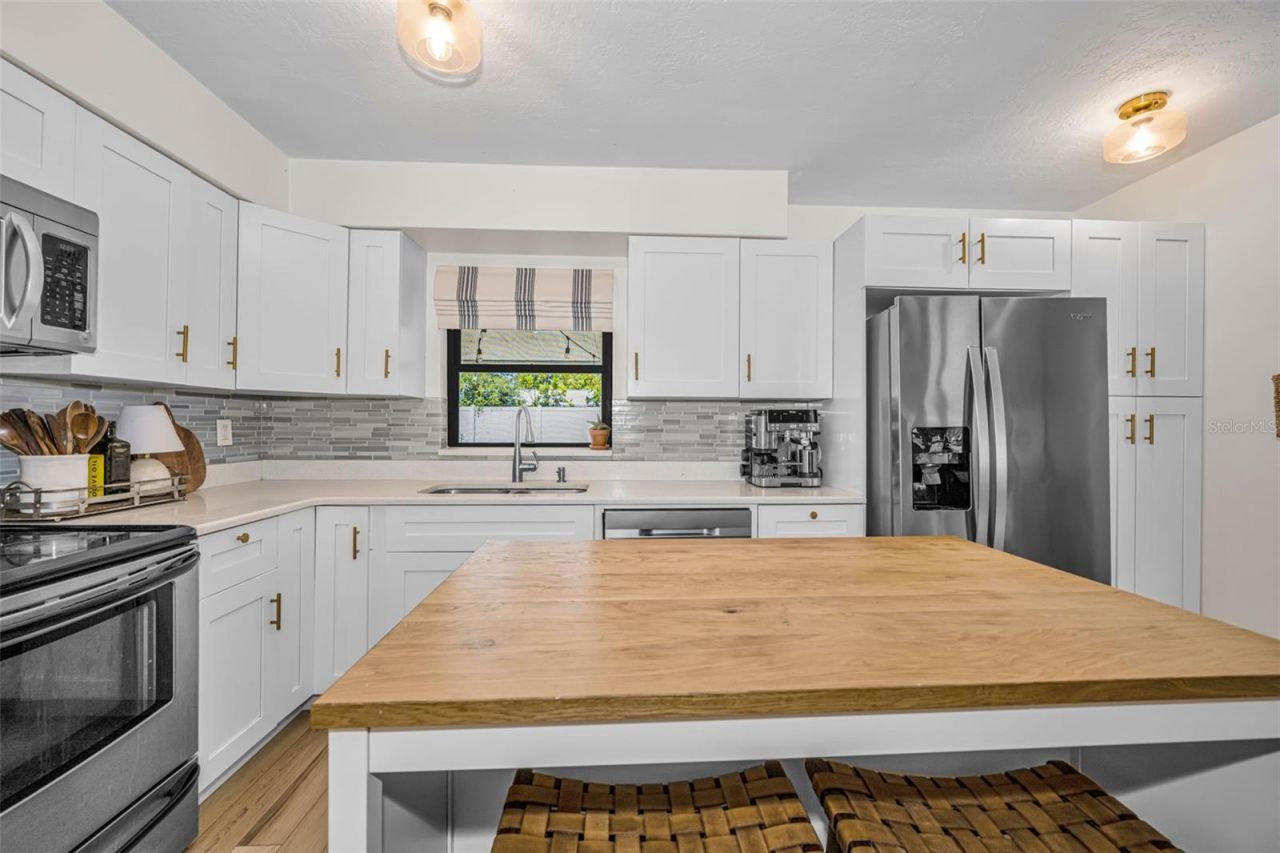 6710 32nd Avenue N, Saint Petersburg, FL 33710 Photo
