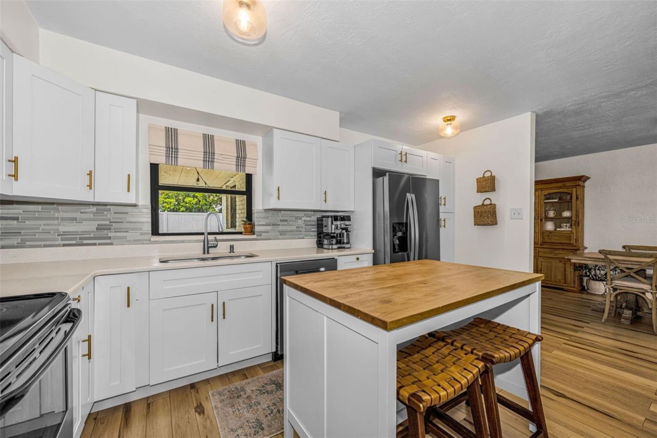 6710 32nd Avenue N, Saint Petersburg, FL 33710 Photo