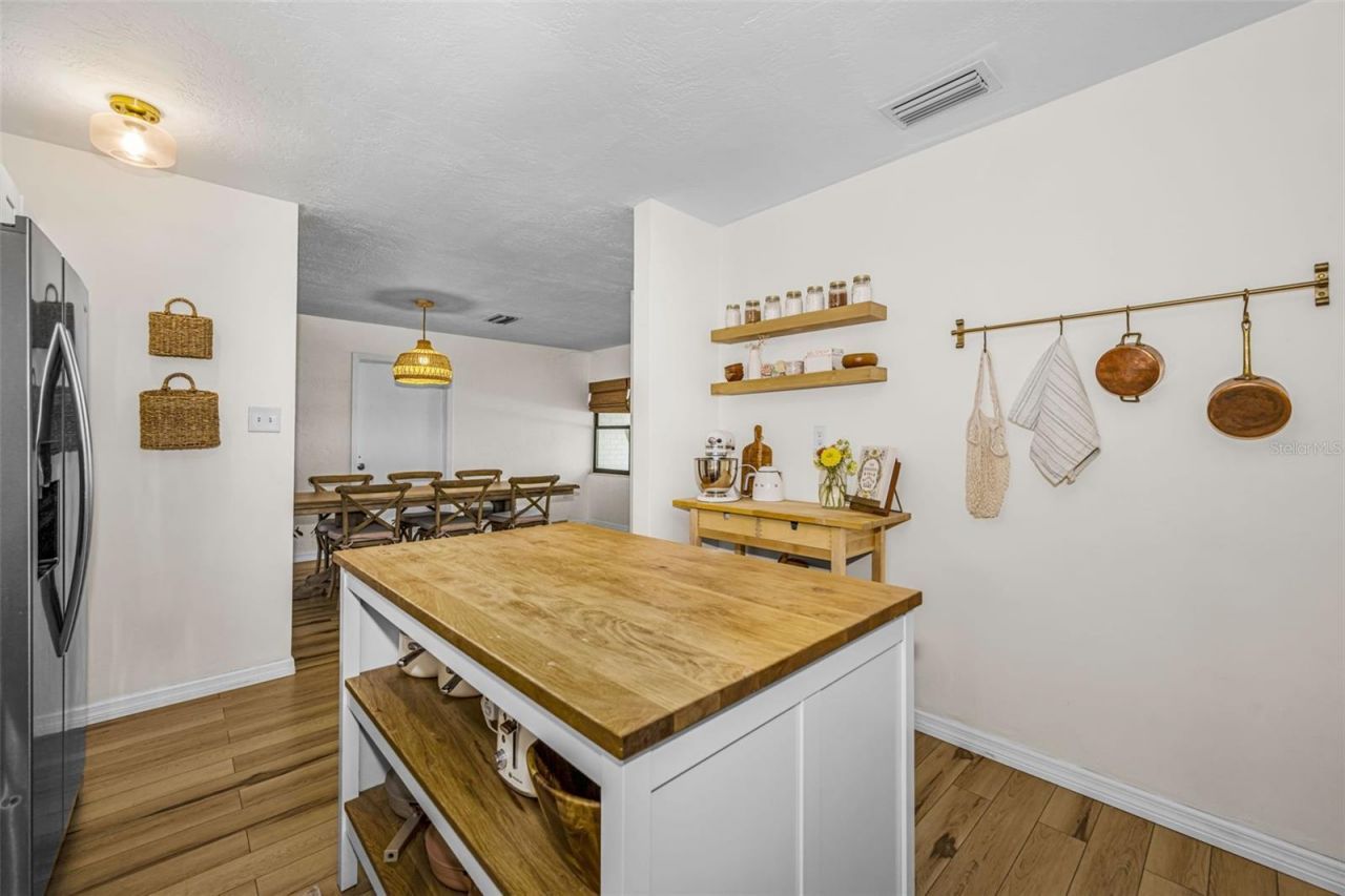 6710 32nd Avenue N, Saint Petersburg, FL 33710 Photo
