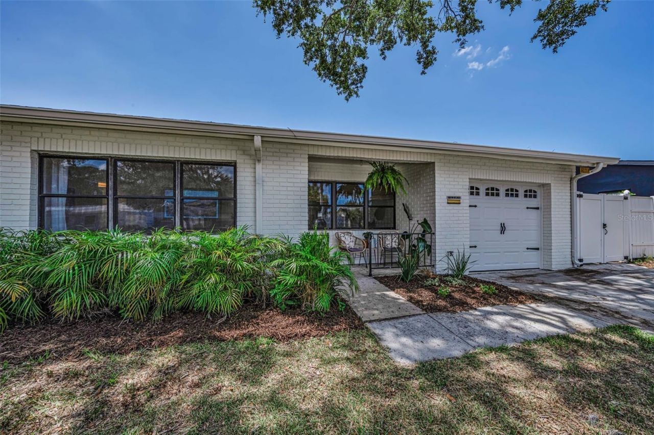6710 32nd Avenue N, Saint Petersburg, FL 33710 Photo