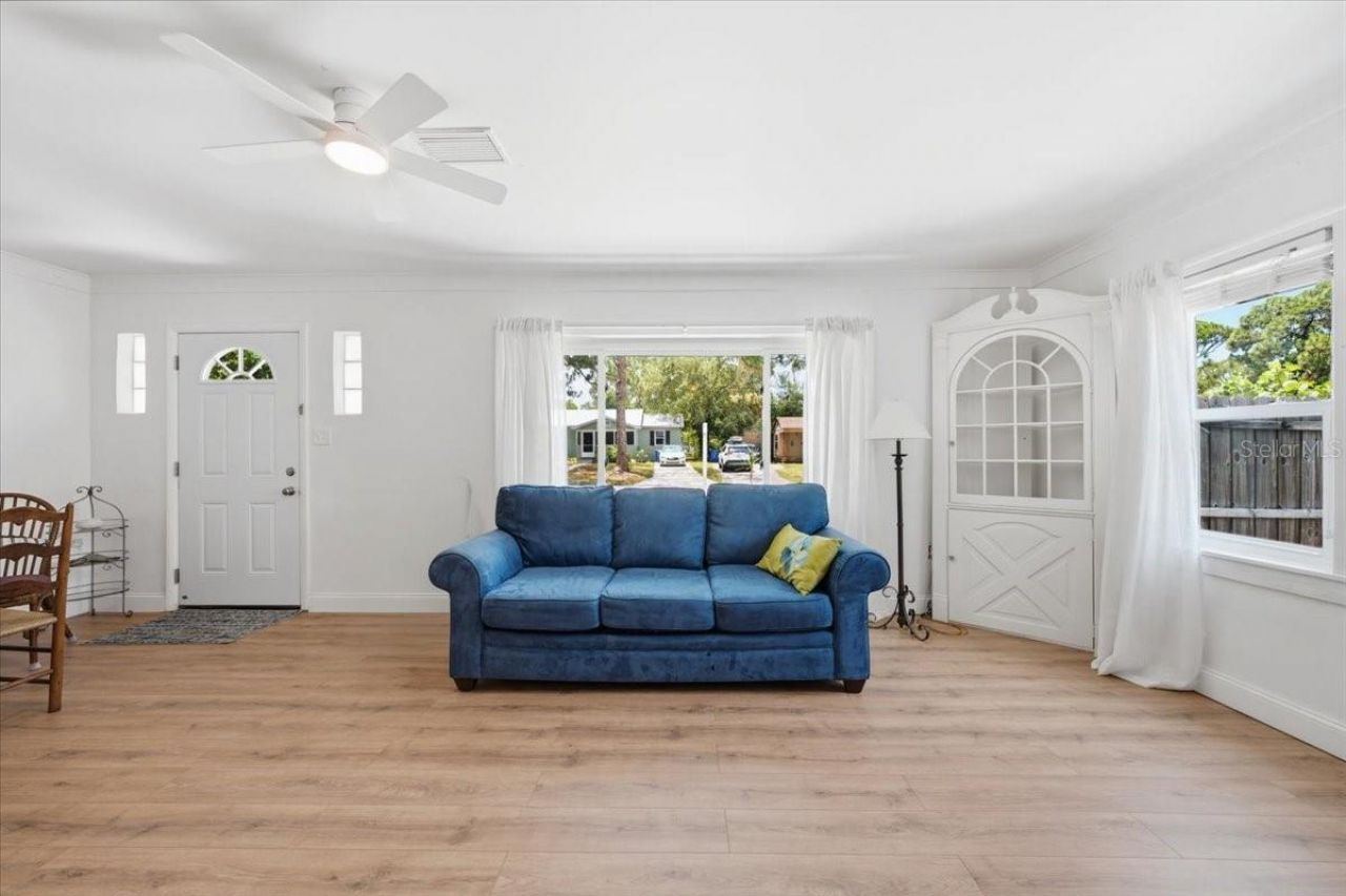 745 Alamanda Way S, Saint Petersburg, FL 33705 Photo
