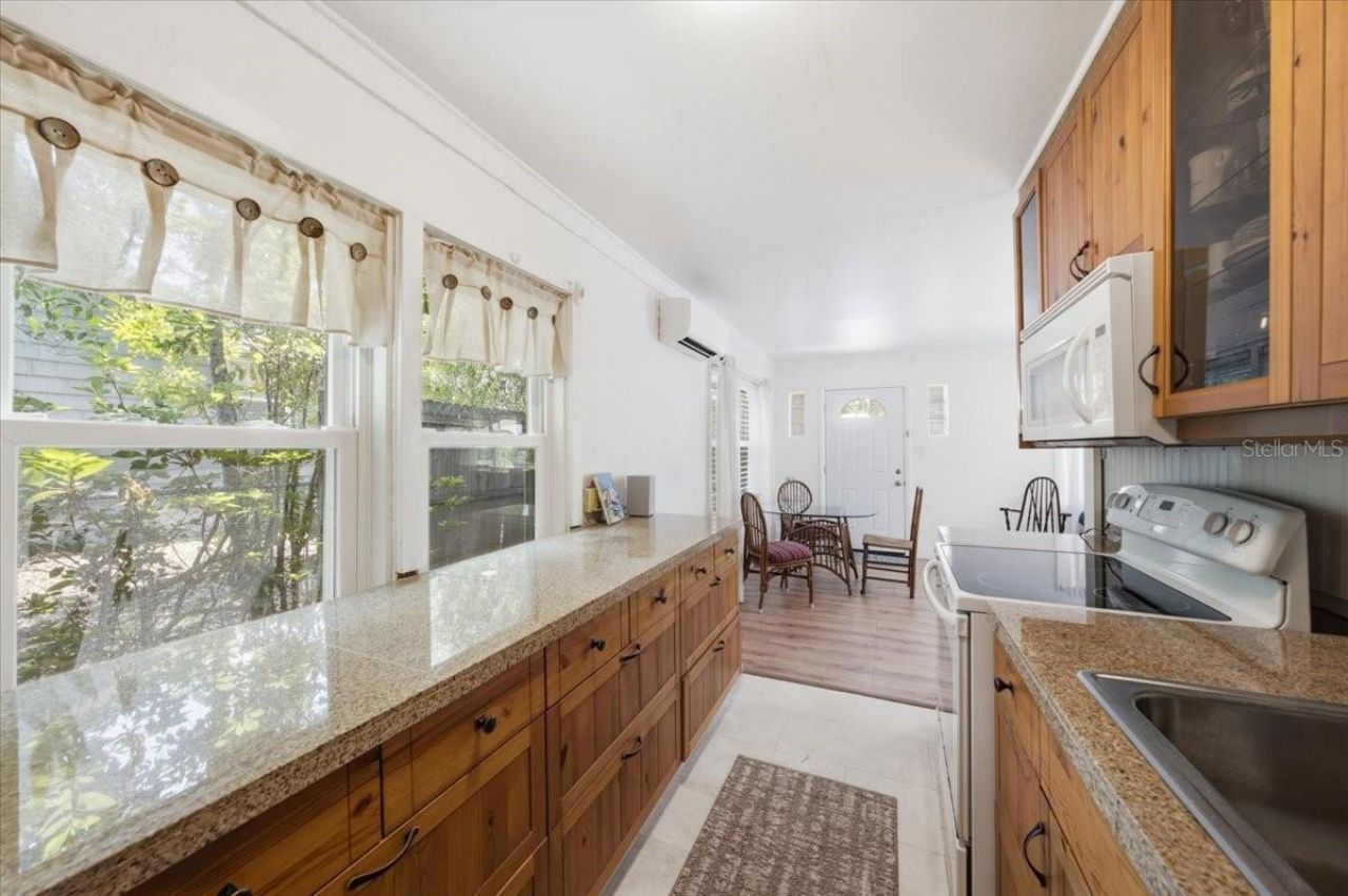 745 Alamanda Way S, Saint Petersburg, FL 33705 Photo